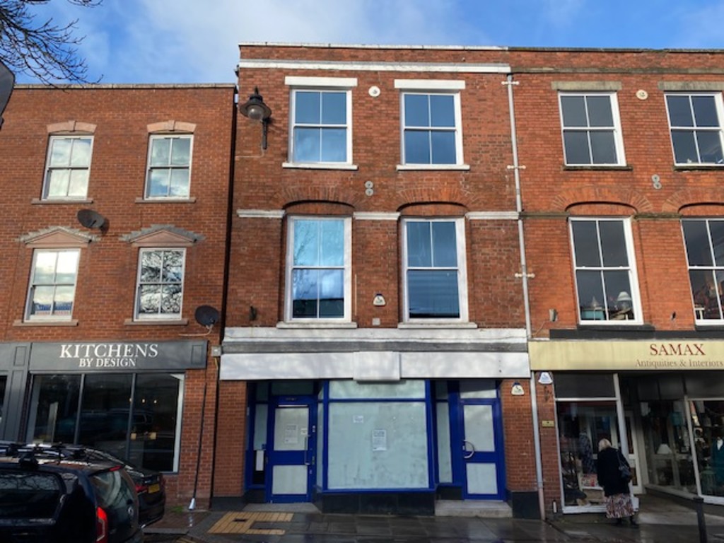 FOR SALE RETAIL UNIT WITH UPPER FLOORS - 9A Gloucester Road, Ross on Wye. HR9 5BU