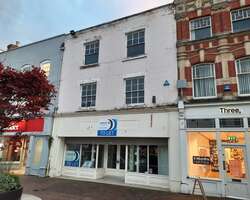 TO LET PRIME RETAIL -  22/23 High Town, Hereford, HR1 2AB